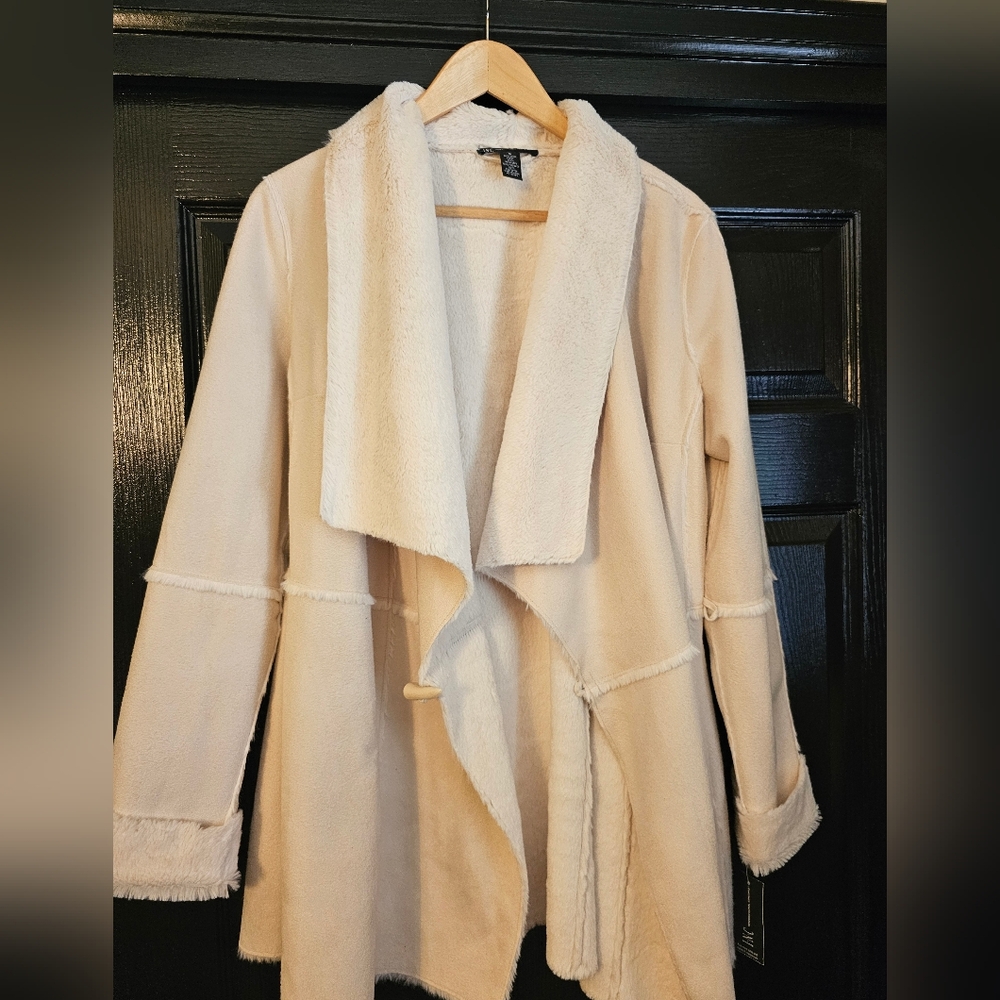 NWT INC Shearling cream jacket.  Size Medium